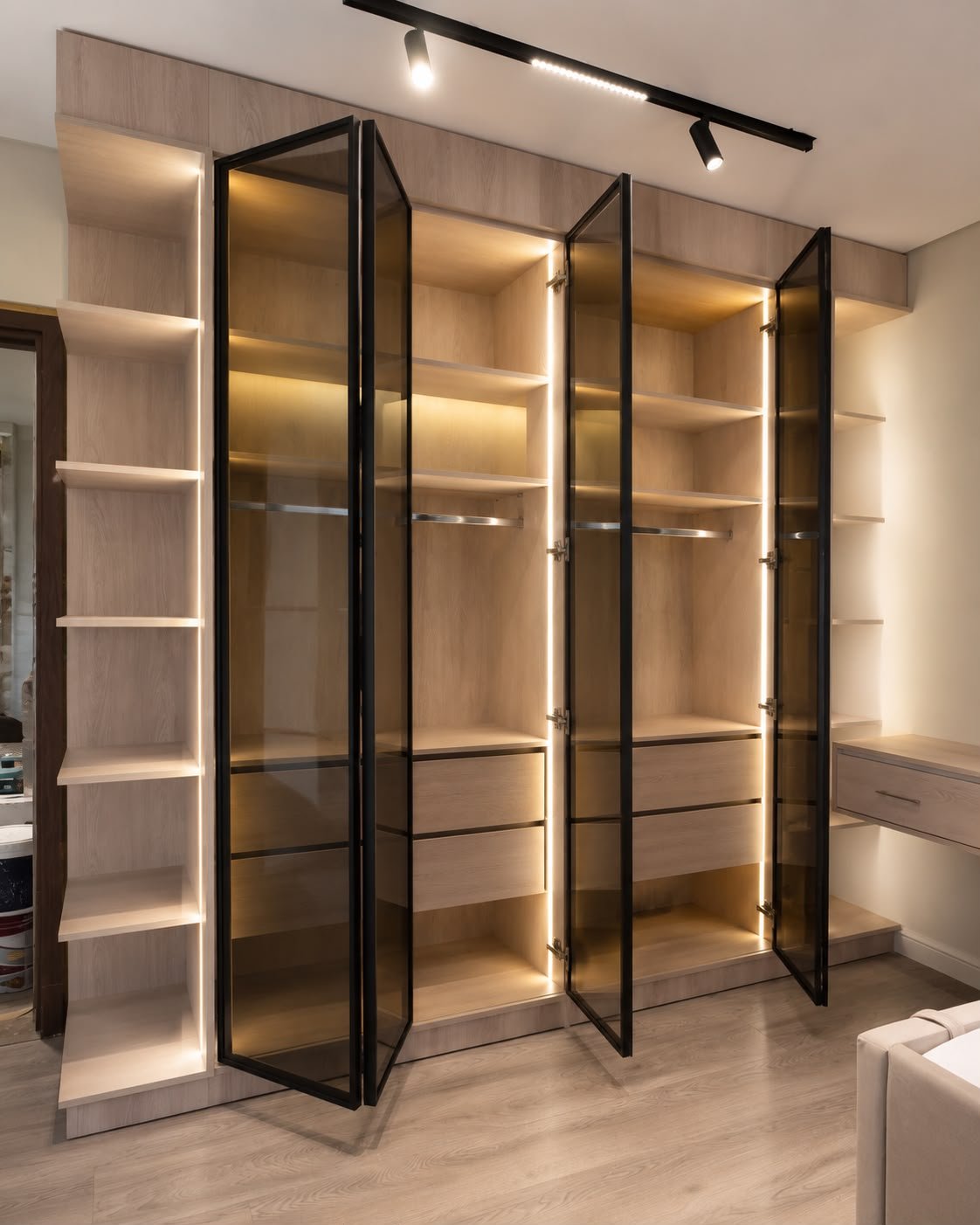 Bedrooms image 16